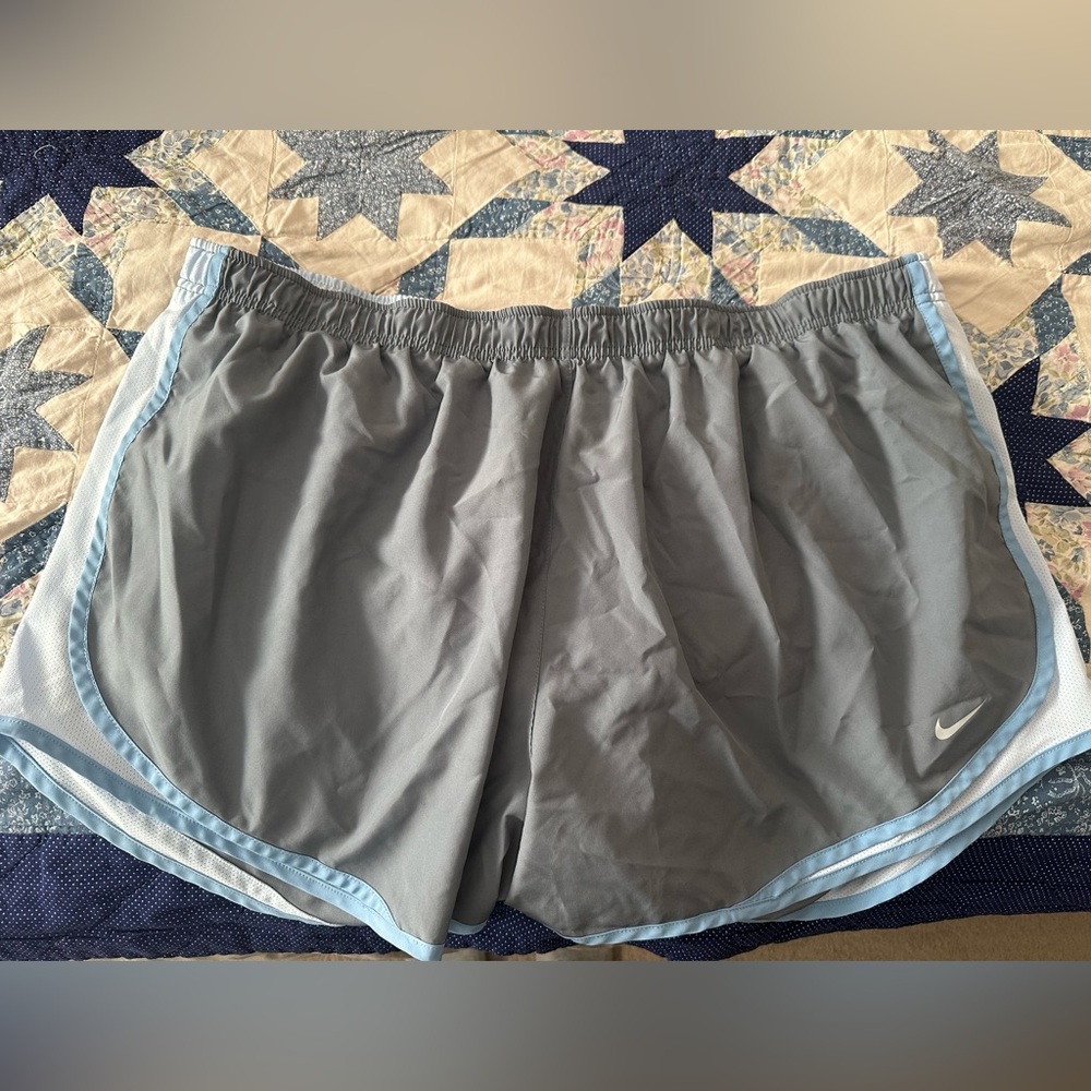 Nike Women's Tempo Athletic Shorts in Gray and Light Blue 3X